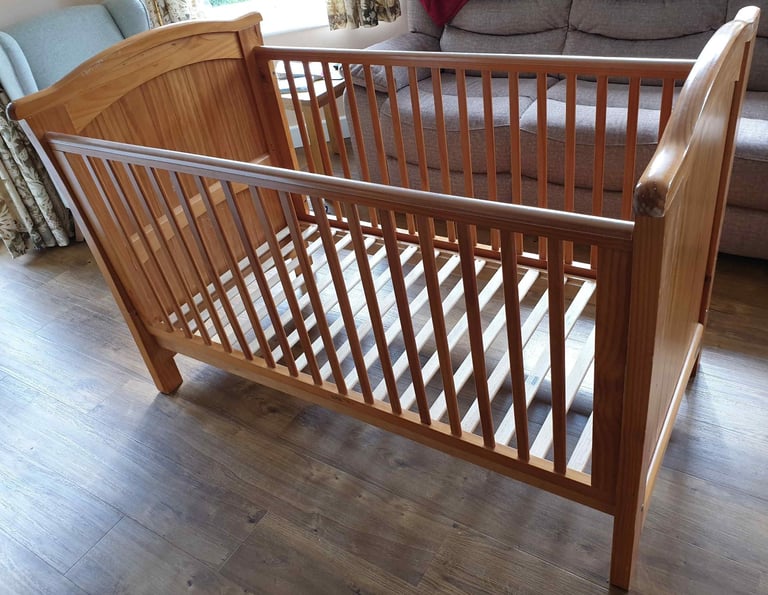 Cot bed, convertible