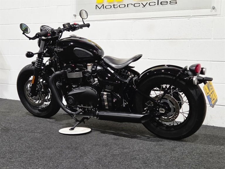 Triumph Bobber BLACK! LOADS OF EXTRAS