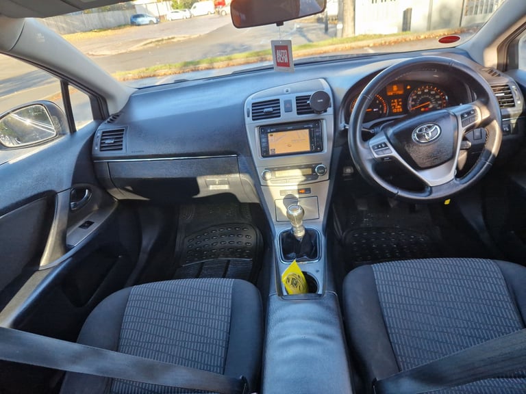 BARGAIN, Toyota, AVENSIS, Saloon, 2010, Manual, 1798 (cc), 4 doors