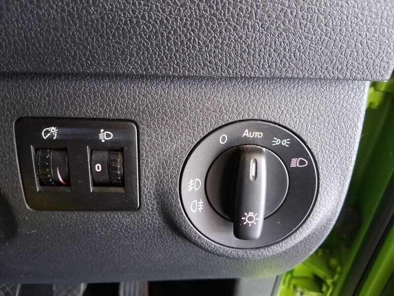 2019 Volkswagen Caddy 2.0 TDi C20 Maxi Combi WAV 5dr MPV Diesel Manual
