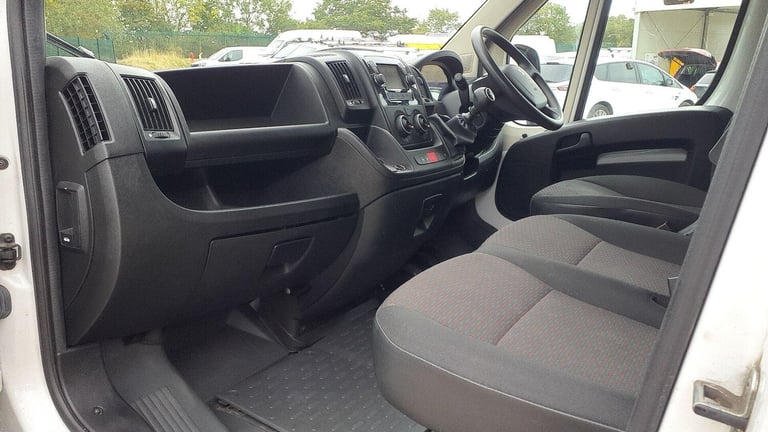  Peugeot Boxer 2.2 BlueHDi 435 Professional L4 H2 Euro 6 (s/s) 5dr Diesel Manual