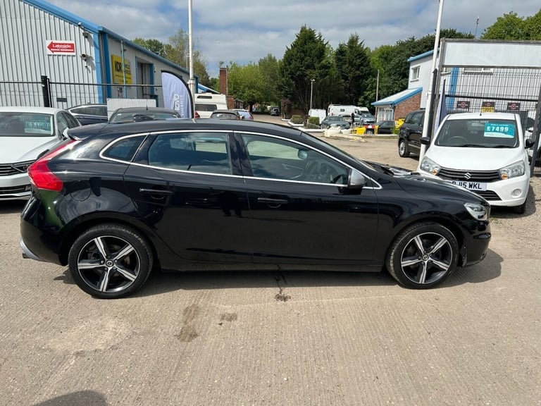 2017 Volvo V40 2.0 T2 R-Design Nav Plus Hatchback 5dr Petrol Manual Euro 6 (s/s) (122 ps) Hatchba...