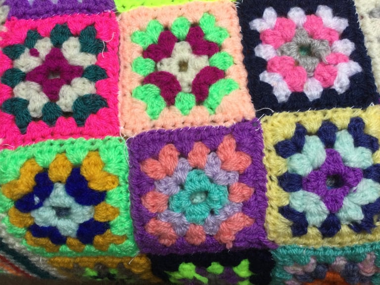  Wool crochet granny blanket/bed throw