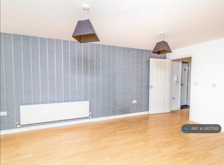 1 bedroom flat in Hengist Way, Wallington, SM6 (1 bed) (#2627522)