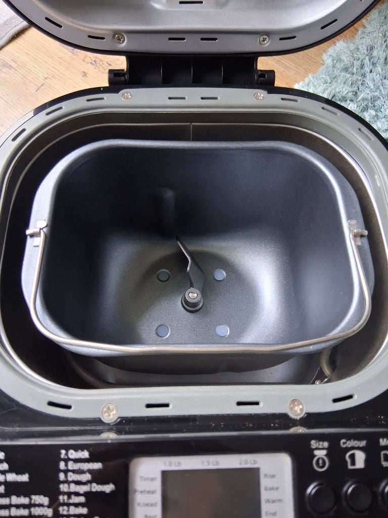 Tower breadmaker