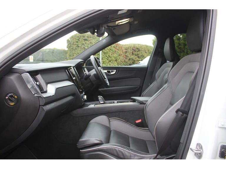 2022 Volvo XC60 B5 MHEV R-Design SUV HYBRID Automatic