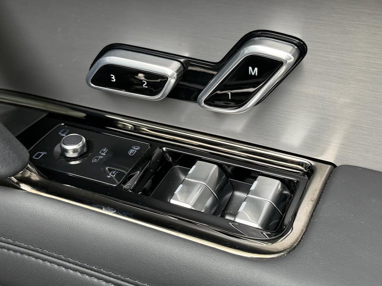 2023 Land Rover Range Rover Sport 3.0 D300 MHEV Dynamic SE SUV 5dr Diesel Auto 4WD Euro 6 (s/s) (...