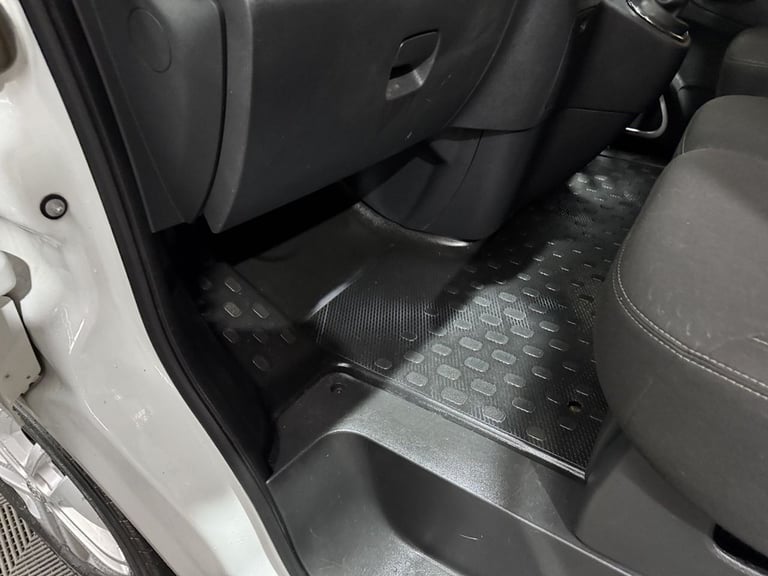 2016 Vauxhall Vivaro 1.6 CDTi 2900 BiTurbo ecoFLEX Sportive Crew Van Double Cab 5dr Diesel Manua ...