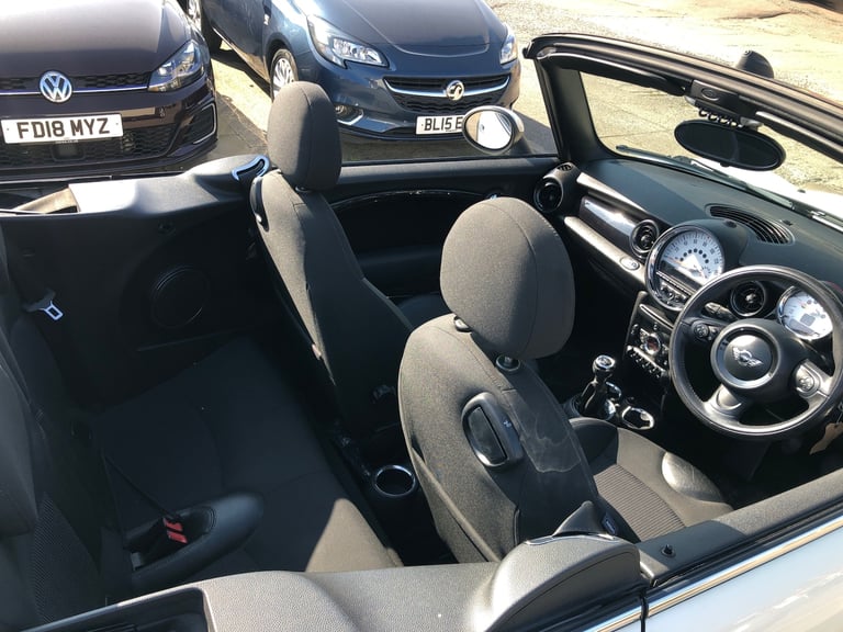 2011 MINI Convertible 1.6 Cooper [122] 2dr CONVERTIBLE Petrol Manual