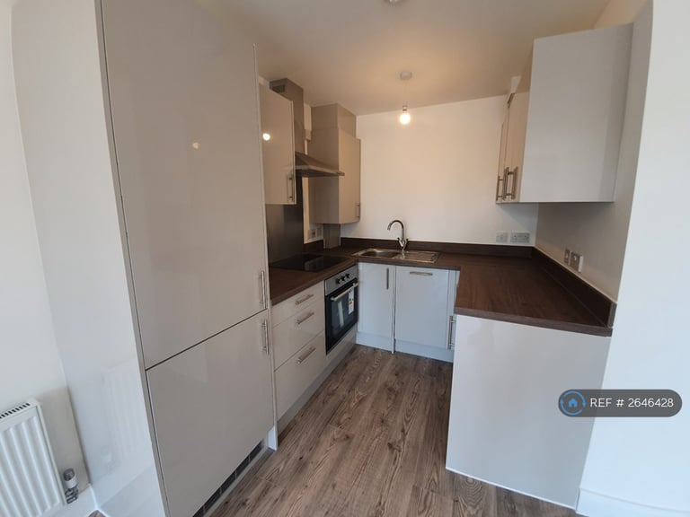 1 bedroom flat in St Thomas's Place, Stockport, SK1 (1 bed) (#2646428)