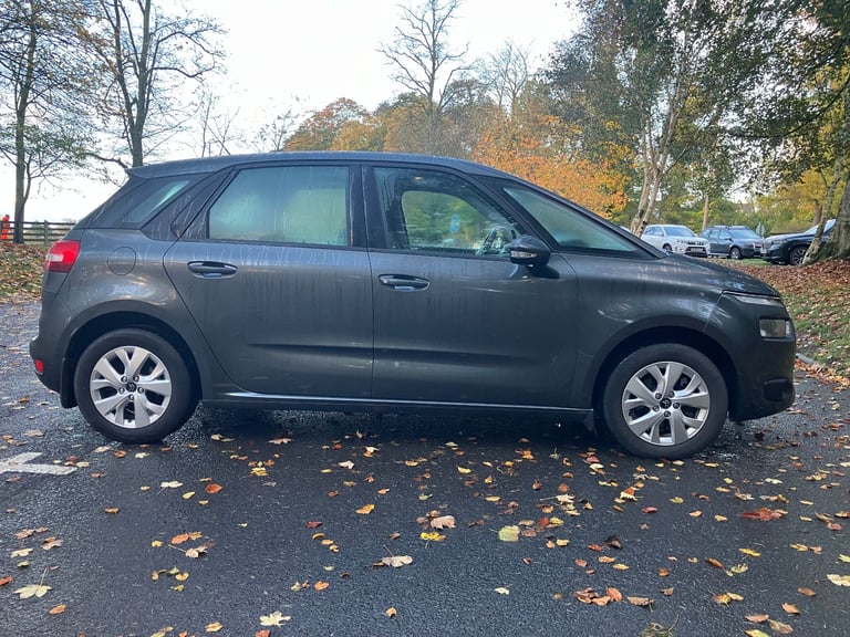 image for STUNNING 2016 CITROEN C4 PICASSO 1.6BlueDHi VTR+ 5 door EAT6. AUTOMATIC. MOT May-2026. FSH