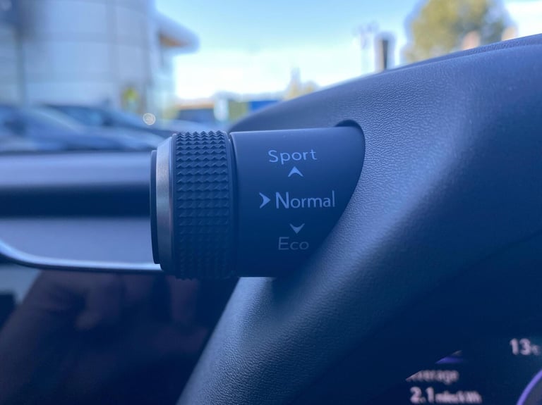 2025 Lexus UX 300e 150kW 72.8 kWh Premium Plus 5dr E-CVT SUV Electric Automatic