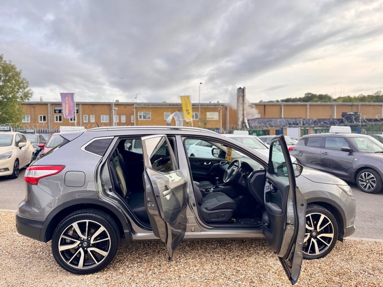 2015 Nissan Qashqai 1.6 dCi Tekna 5dr 4WD HATCHBACK Diesel Manual