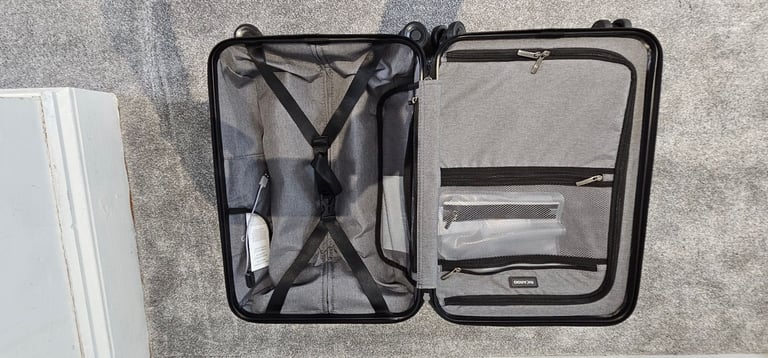 Ricardo Beverly Hills 21” Carry-On Hardcase Spinner Suitcase Luggage