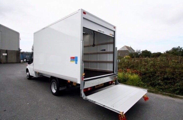 24/7 URGENT MAN AND VAN HIRE SERVICE  HOUSE / FLAT / OFFICE / PIANO REMOVALS