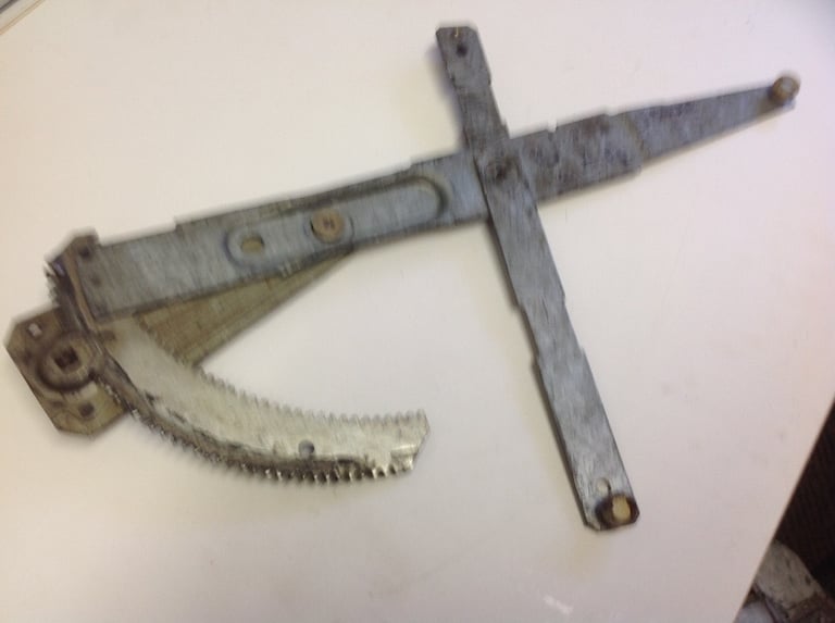 Metro window regulator 