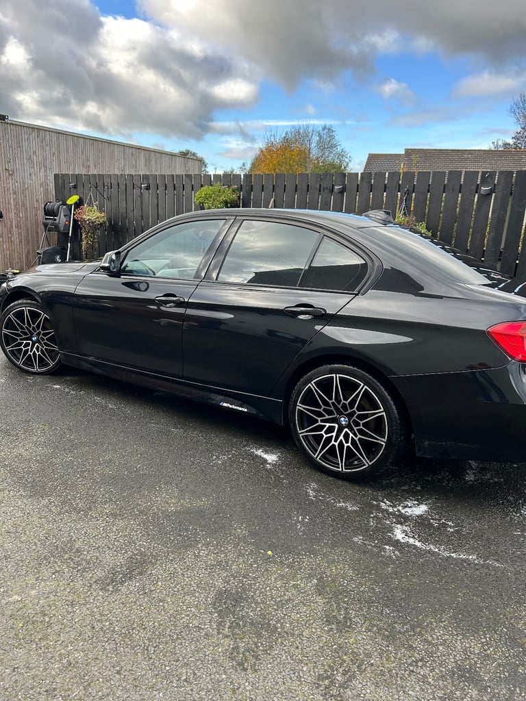 BMW, 3 SERIES, Saloon, 2013, Manual, 1995 (cc), 4 doors