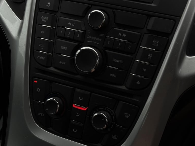 2014 Vauxhall Astra 1.4T 16v SRi Hatchback 5dr Petrol Manual Euro 5 (140 ps) Hatchback Petrol Manual