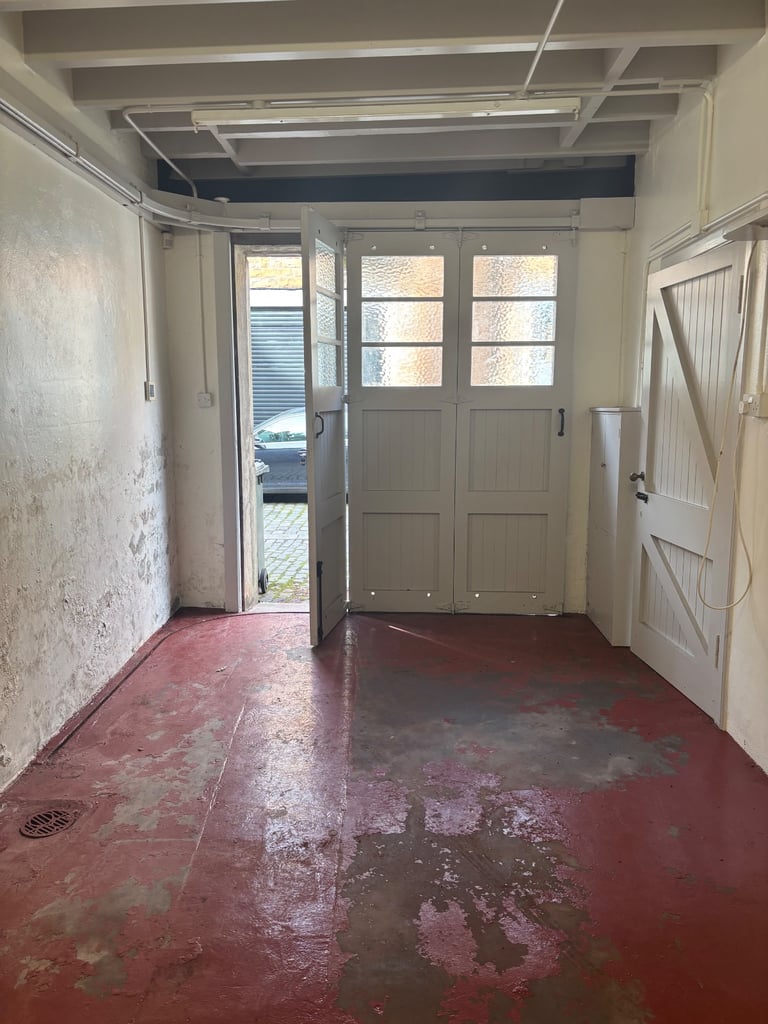 Secure triple garage with power and water West End Edinburgh
