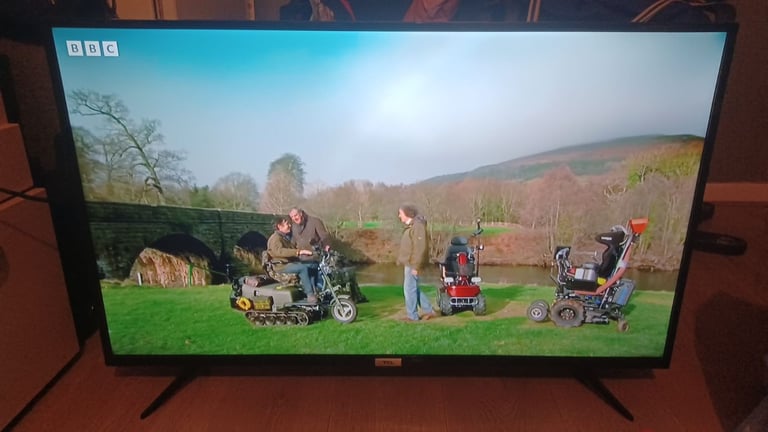 FREE DELIVERY excellent 43 TCL ULTRA 4K UHD LED ANDROID SMART TV freeveiw channels inbuilt 
