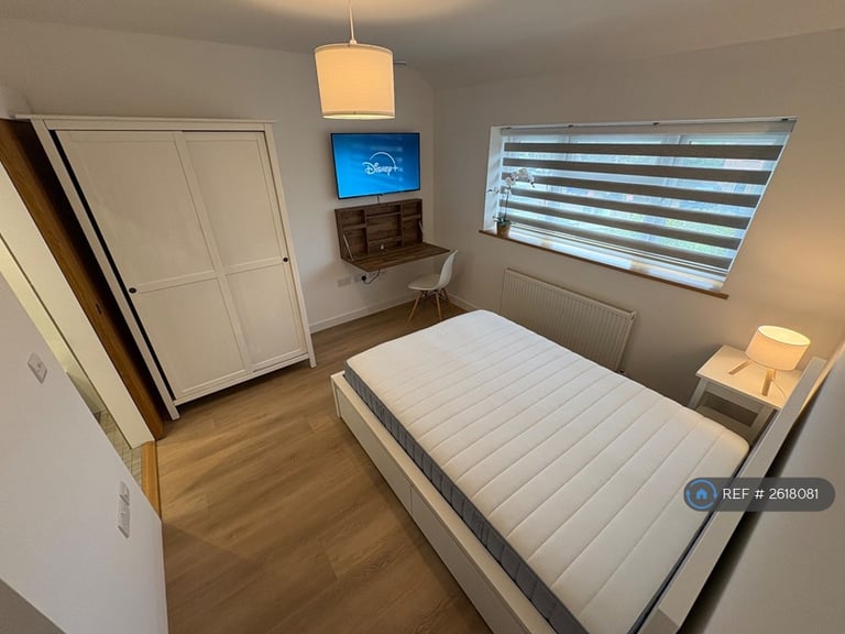 1 bedroom in Lime Grove, Guildford, GU1 (#2618081)