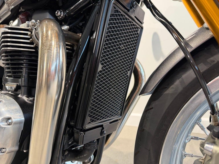 2019 TRIUMPH THRUXTON 1200 R, '19 Plate with 4592 miles