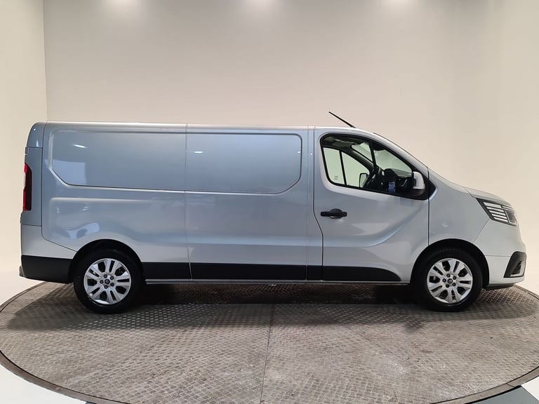 2022 Renault Trafic 2.0 DCI BLUE LL30 SPORT P/V L2 H1 130 BHP LWB Panel Van Diesel Manual