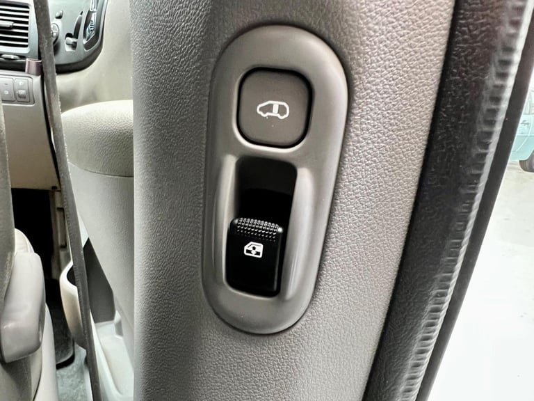2010 Kia Sedona 2.2 CRDi 3 5dr MPV Diesel Manual