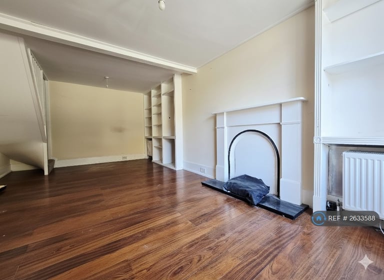 2 bedroom house in Military Road, Sandgate, Folkestone, CT20 (2 bed) (#2633588)