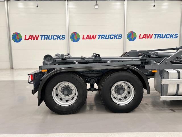 Scania P410 8x4 Rest Cab Hookloader Manual