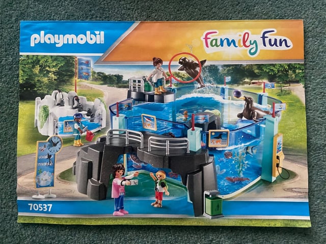 Playmobil Family Fun Construction Set 70537 Aquarium and Penguin
