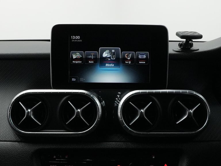 2018 Mercedes-Benz X-Class 2.3 CDI Progressive Auto 4MATIC Euro 6 4dr PICK UP Diesel Automatic