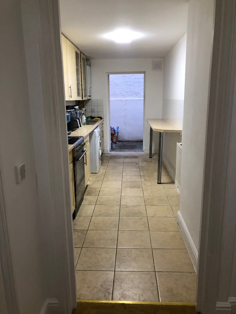 Home Swap - Bayswater Large Victorian Basement Flat 