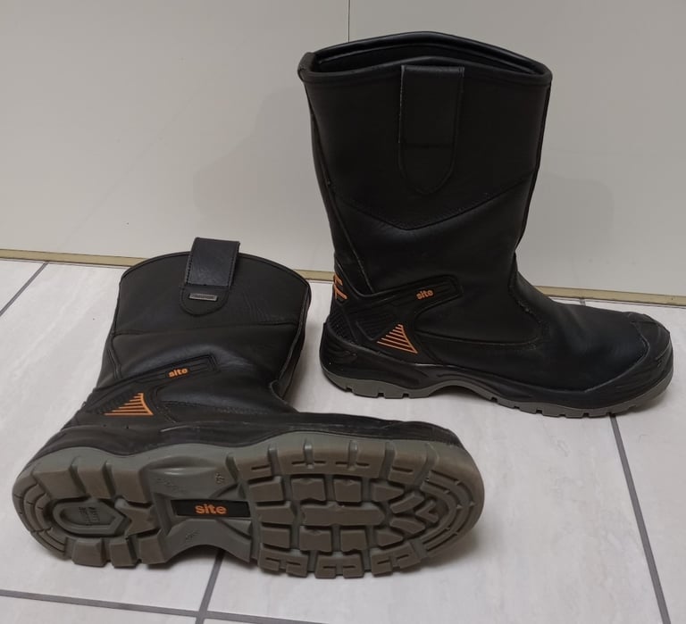 Rigger Boots (Site Hydroguard), size UK 11 / Eur 45, waterproof safety