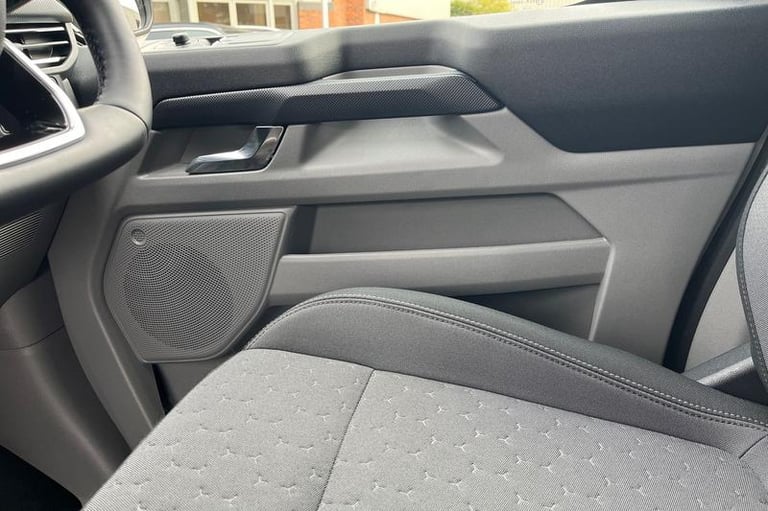 2025 Ford Transit Custom 2.5 PHEV 232ps H1 Double Cab Van Limited Auto PANEL VAN PETROL/ELECTRIC ...