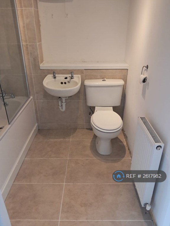 1 bedroom flat in Worthing Road, Portsmouth, PO5 (1 bed) (#2617982)