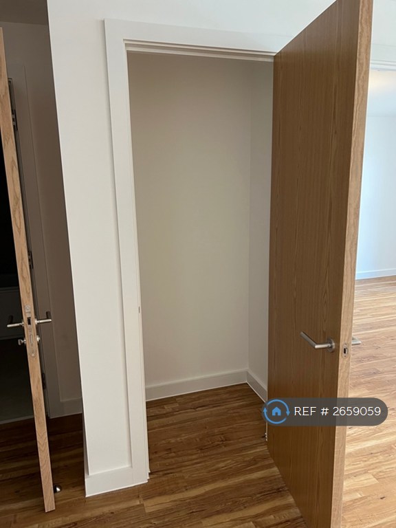 1 bedroom flat in Pomona Strand, Old Trafford, Manchester, M16 (1 bed) (#2659059)