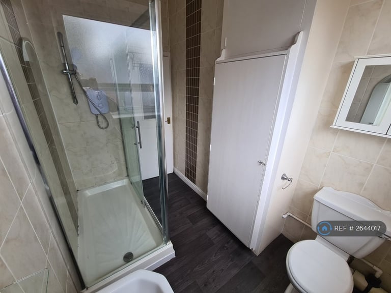 2 bedroom house in Rochdale Road, Royton, Oldham, OL2 (2 bed) (#2644017)