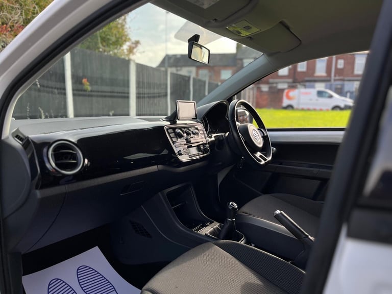 2015 Volkswagen up! 1.0 High up! Euro 5 5dr HATCHBACK Petrol Manual