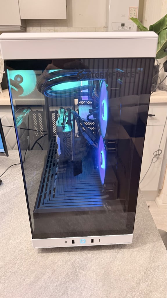 Stormforce Prism – Ryzen 7 7800X3D | RTX 4070 Ti Super | 32GB RAM | 2TB Gen 4 SSD | WiFi – Brand New