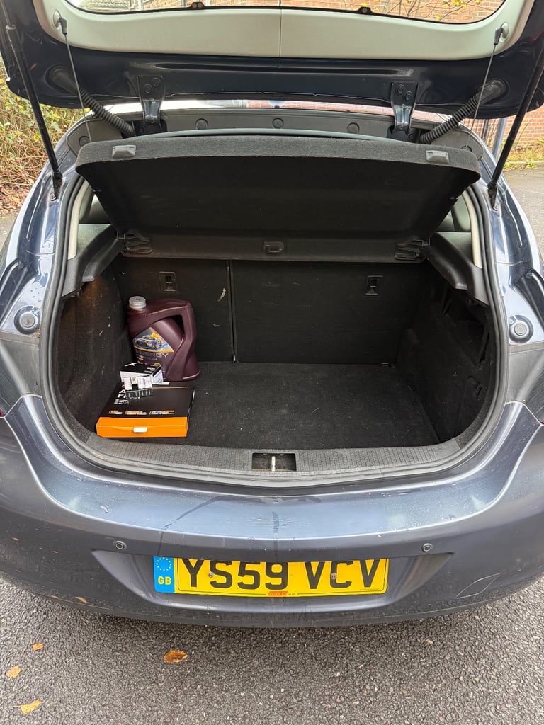 Vauxhall, ASTRA, Hatchback, 2010, Manual, 1398 (cc), 5 doors