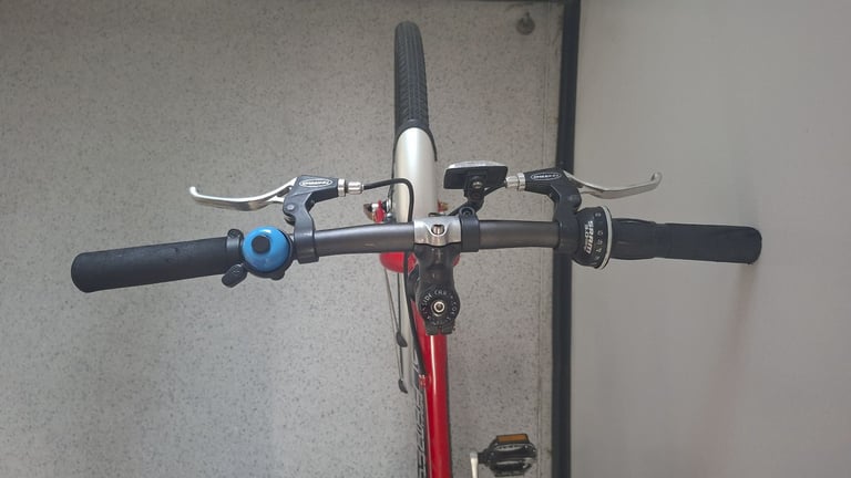Islabikes beinn 26 bike Red