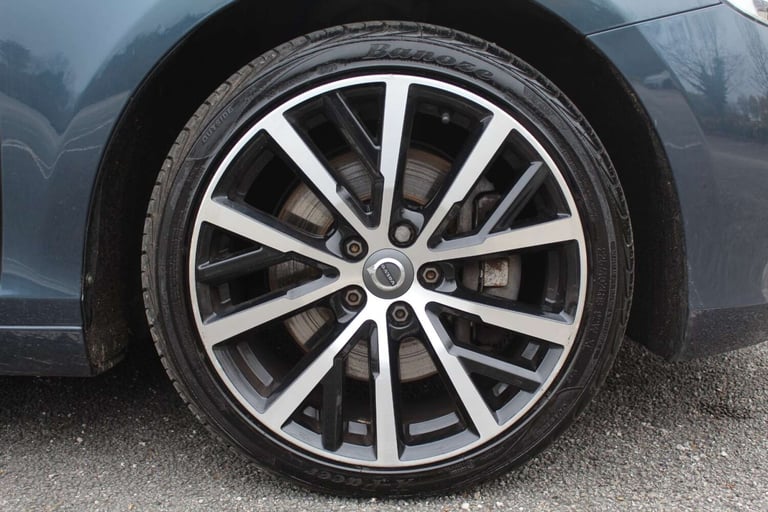 2019 Volvo V40 D3 [4 Cyl 152] Inscription Edition 5dr Geartronic HATCHBACK DIESEL Automatic