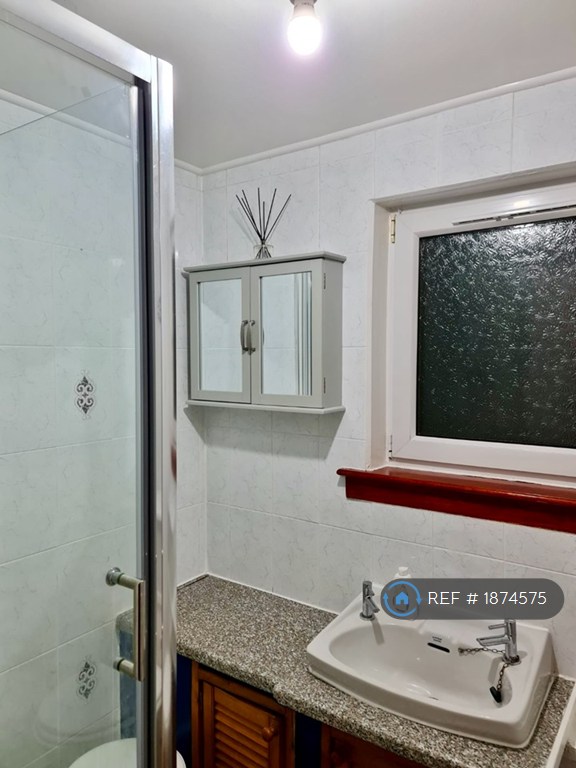 2 bedroom flat in King Street, Dundee, DD1 (2 bed) (#1874575)