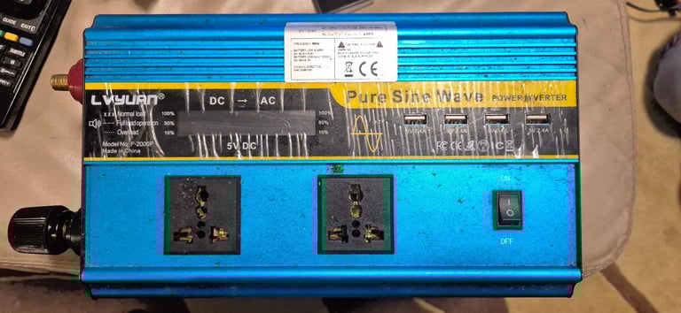 Power inventer 12V and 24V to 230V with portable battery 24V and charger.