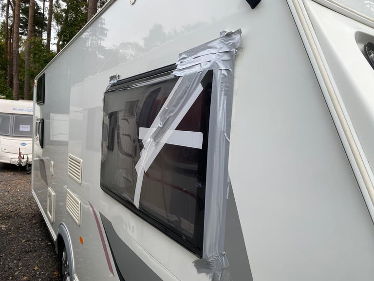 ELDDIS MAJESTIC 506 - 2013 - 4/5 BERTH - FIXED BED - TRADE SALE BARGAIN 