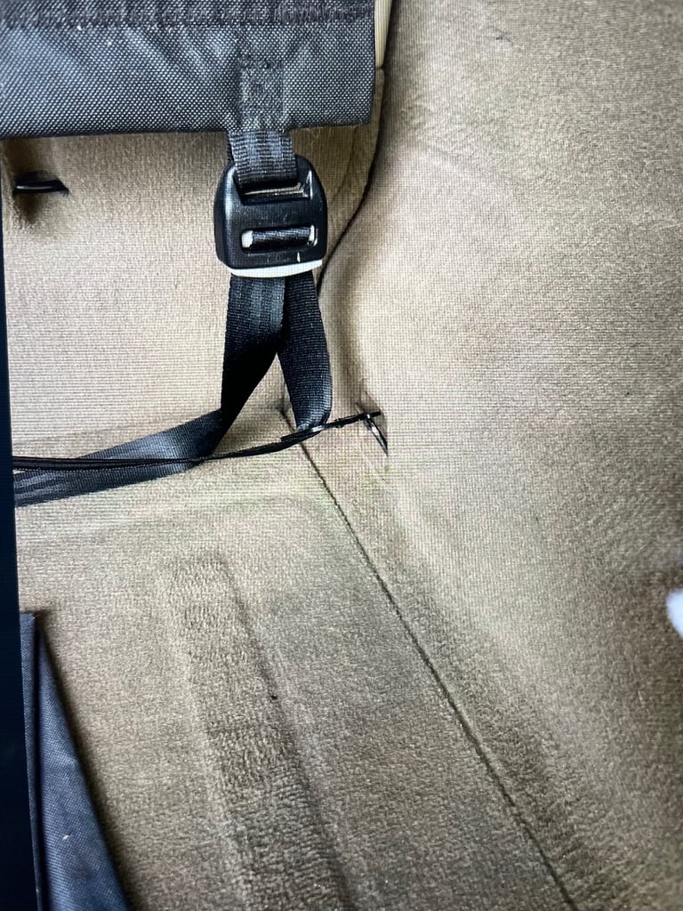 Car dog guard for Volvo XC90