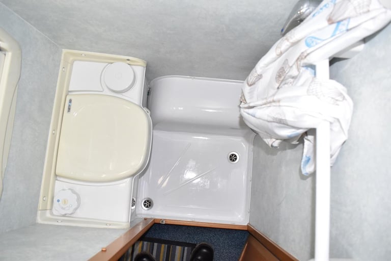 Auto-Sleeper Duetto Luxury 2 Berth Campervan in Silver with Air Con for sale