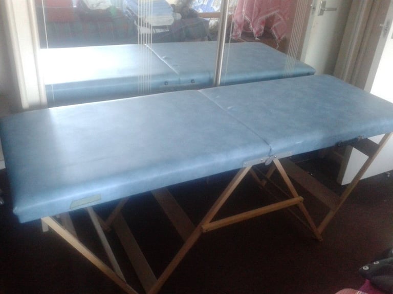 Massage Table - ideal for ITEC diploma student - (Forest Hill)