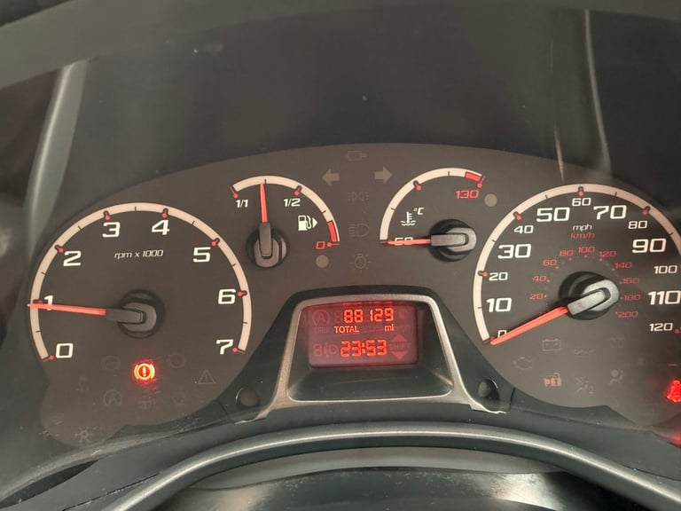 Ford, KA, Hatchback, 2012, Manual, 1242 (cc), 3 doors